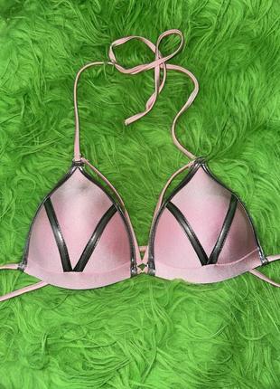 Дуже гарний ніжний рожевий верх від купальника з портупею