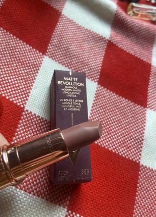 Матова помада charlotte tilbury matte revolution pillow very victoria 3.5g