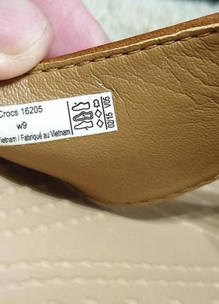 Женские оригинальные кожаные босоножки от топового бренда crocs. новые7 фото