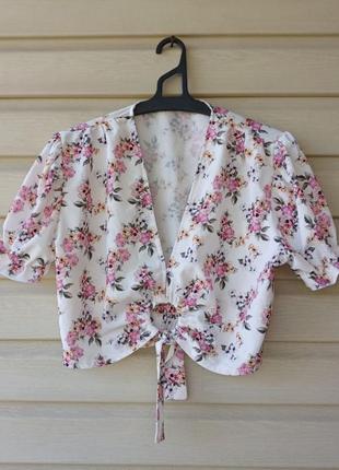 Женская блузка с вырезом цветочный принт