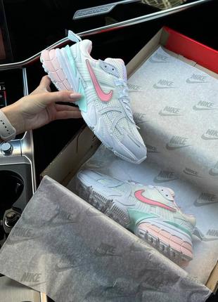 Женские кроссовки nike runtekk wmns white pink