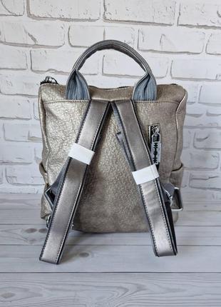 Женская сумка-рюкзак в цвете бронза3 фото