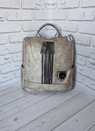 Женская сумка-рюкзак в цвете бронза2 фото