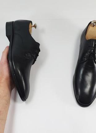Черные мужские туфли