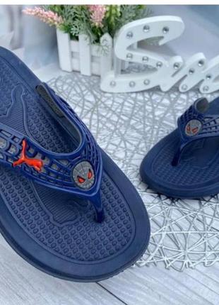 Легежные шлепанцы