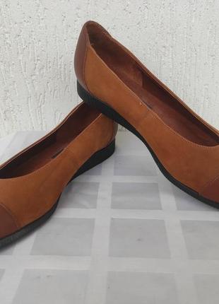 Брендовие кожанние туфли  bally р.38-38.5