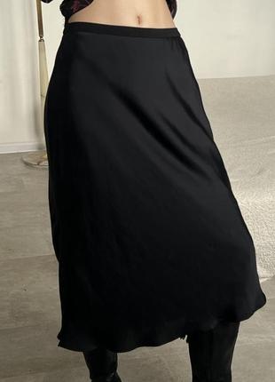 Чорна сатинова легка білизняна міді спідниця у вінтажному стилі6 фото