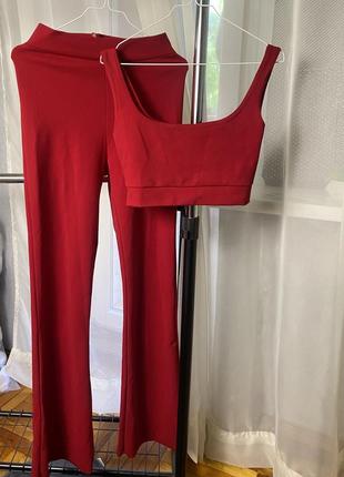 Бордовый костюм топ и брюки1 фото