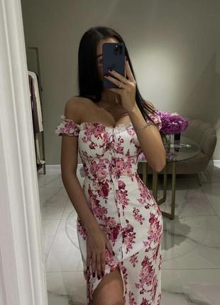 Роскошное и нежное платье, в невероятно красивых принтах💔