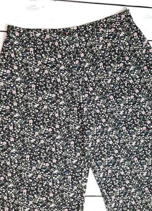 1+1=3 фірмові чорні вільні брюки штани висока посадка shein квітковий принт, розмір 56 - 586 фото