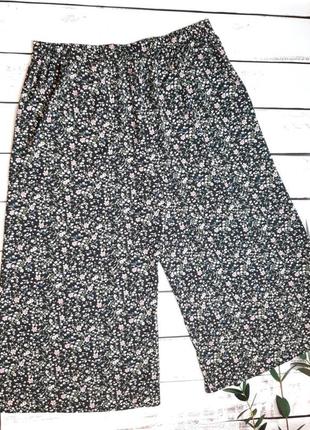 1+1=3 фірмові чорні вільні брюки штани висока посадка shein квітковий принт, розмір 56 - 588 фото