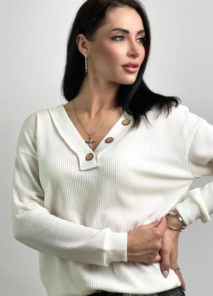 Жіночий базовий пуловер з гудзиками з вафельної тканини7 фото