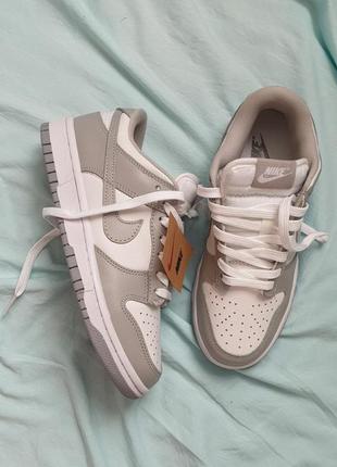 Жіночі кросівки nike sb dunk low
•grey white•