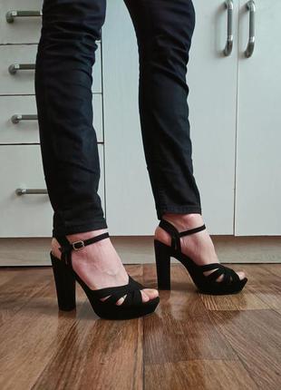 Брендовые женские босоножки под замш на широком каблуке/босоножки на каблуке new look.2 фото