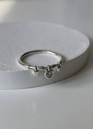 Каблочка с подвижными подвесками-сердечками