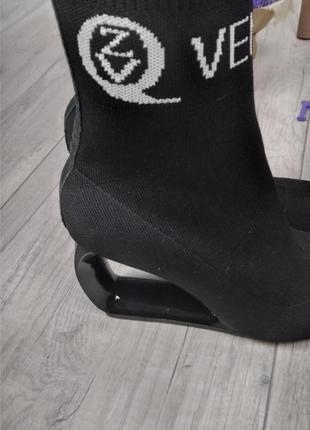 Жіночі ботильйони venchale шкарпетки черевики текстильні на танкетці чорні розмір 406 фото