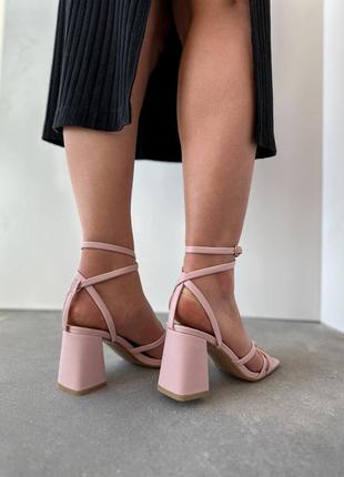 Популярные женские босоножки на легком широком каблуку, плетение квадратные носок хит продаж7 фото