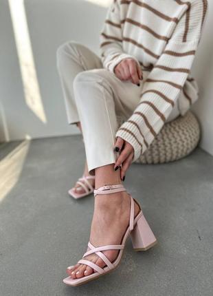 Популярные женские босоножки на легком широком каблуку, плетение квадратные носок хит продаж5 фото