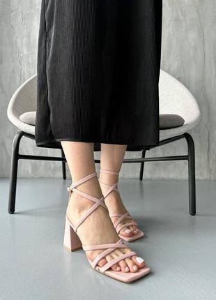Популярные женские босоножки на легком широком каблуку, плетение квадратные носок хит продаж8 фото