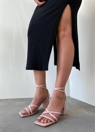 Популярные женские босоножки на легком широком каблуку, плетение квадратные носок хит продаж9 фото