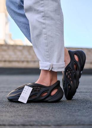 Мужские adidas yeezy foam runner black <unk> smb