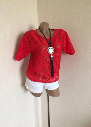 Красивая блузка красного цвета сетка помола прозрачная