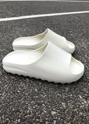 Жіночі шльопанці adidas yeezy slide white знижка sale | smb