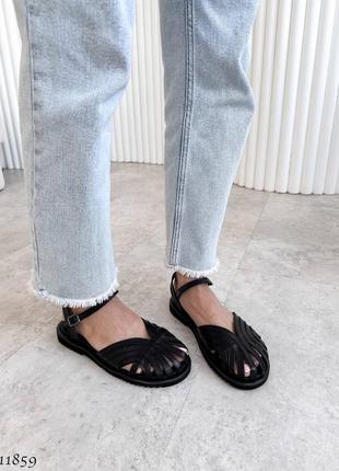 Босоножки сандалии стильные трендовые удобные с анатомически-правильной носиком черные