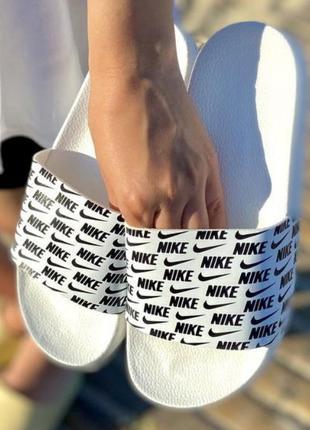 Nike white logo mini nike  sps5003