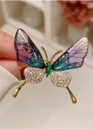 Красивая женская брошь с кристаллами бабочка, фиолетовые крылья
