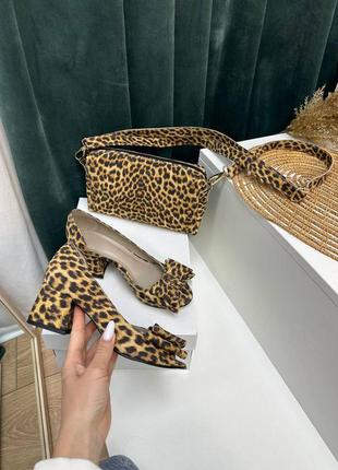 Эксклюзивные туфли из итальянской кожи женские на каблуке с бантиком леопардовые3 фото