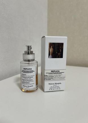 Туалетна вода maison margiela replica whispers in the library