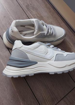 Shoes grey /white  od10242