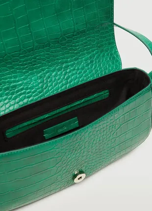 Яркая зеленая сумка багет mango сумка на плече с тиснением под крокодила манго5 фото