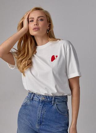 Трикотажная футболка с вышитым сердцем - молочный цвет, l (есть размеры)6 фото
