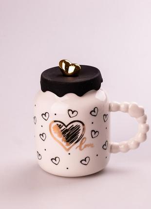 Кружка керамическая creative show ceramic cup 400мл с крышкой чашка с крышкой белая с черными сердечками +1 фото