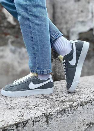 Жіночі кросівки nike blazer low grey