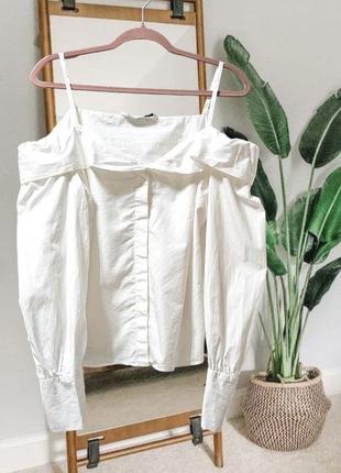 Белая рубашка-блуза с открытыми плечами zara
