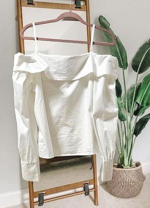 Белая рубашка-блуза с открытыми плечами zara