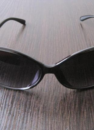 9 стильні сонцезахисні окуляри7 фото