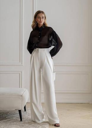 Женские брюки палаццо классические из костюмной ткани, на высокой посадке, со стрелками, базовые, черные, белые, серые, широкие брюки4 фото