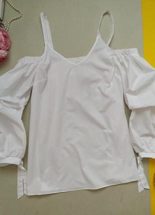 Белая блуза с открытыми плечами2 фото