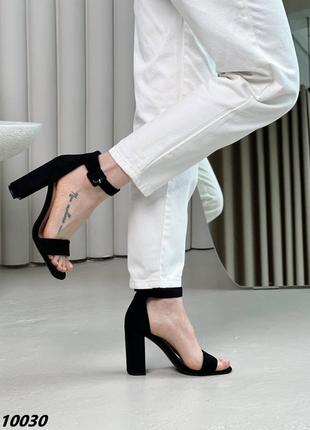 Черные женские босоножки на каблуке каблуке замшевые2 фото