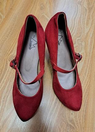Туфли красные на высоком каблуке 40р4 фото