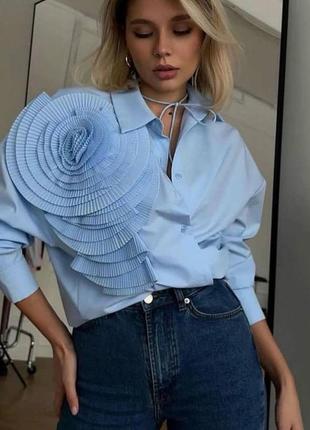 Рубашка с цветком в стиле valentino