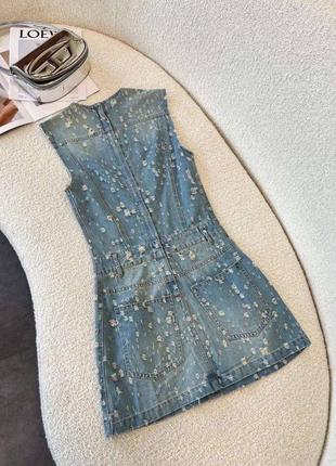 Мини-платье джинсовое порванное брендовое