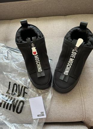 Луноходы moschino love