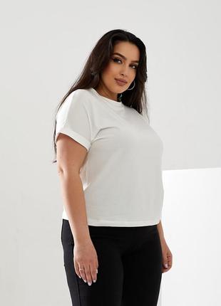Базовая женская футболка с загибом на рукавах9 фото