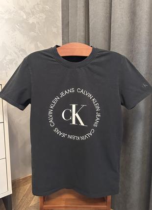 Новая мужская футболка calvin klein