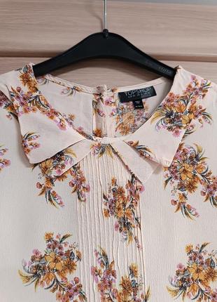 Легкая красивая блуза с актуальным воротником5 фото